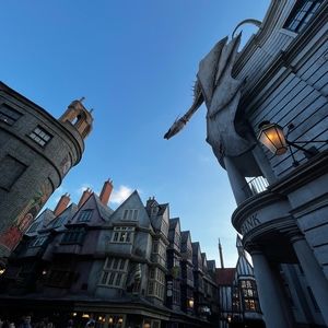 Meet your Posher, Cassandra